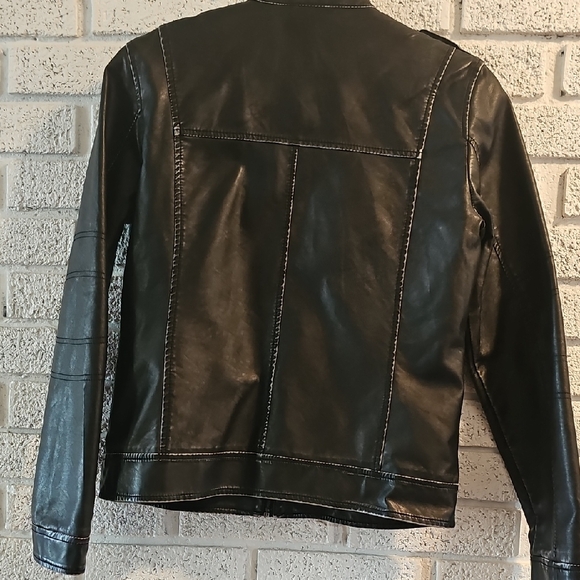 Moto Black Jacket - Picture 3 of 3
